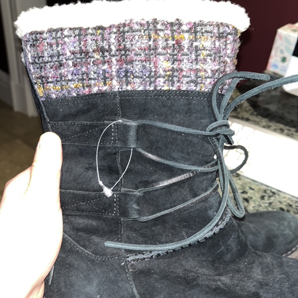 COPY   UGG- NEW.  NO TAGS. UGG Australia size 8 - Picture 4 of 4